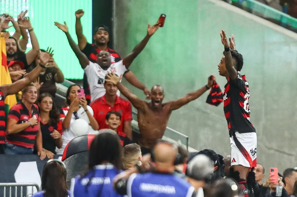 Flamengo despacha o Vasco e confirma classificação à final do Carioca