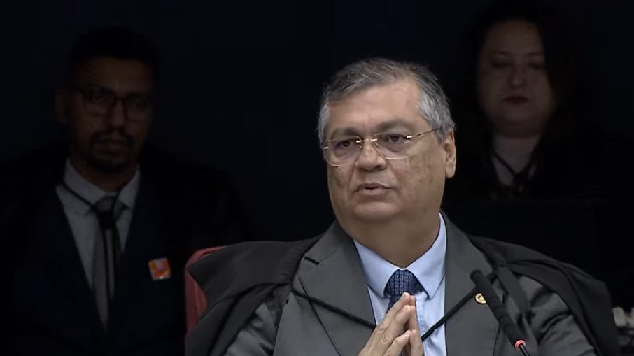 Dino suspende decisão da CPMI do INSS que quebrou sigilos de Lulinha
