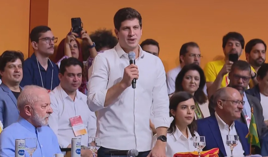 João Campos assume PSB e a prioridade será manter aliança com Lula em 2026
