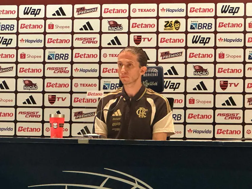 Flamengo demite o técnico Felipe Luis