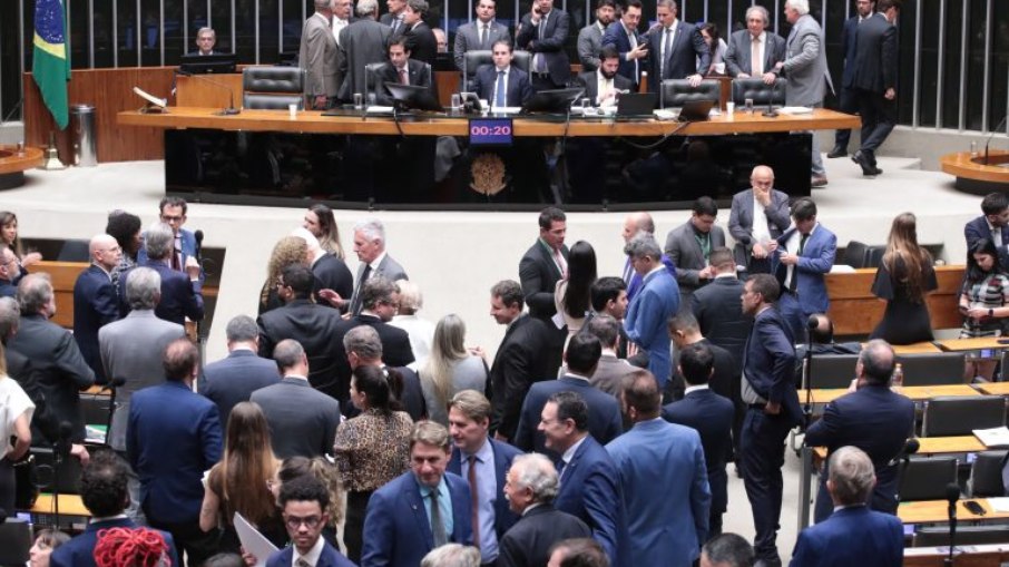 PEC da Segurança Pública é aprovada sem reduzir maioridade penal