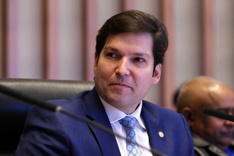 Leis de Robério Negreiros sobre saúde feminina e geração de empregos passam a valer