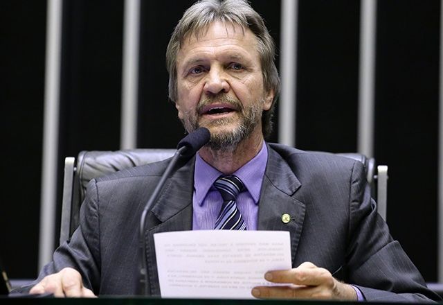 Pedro Uczai sofre AVC durante reunião na Câmara e permanece internado