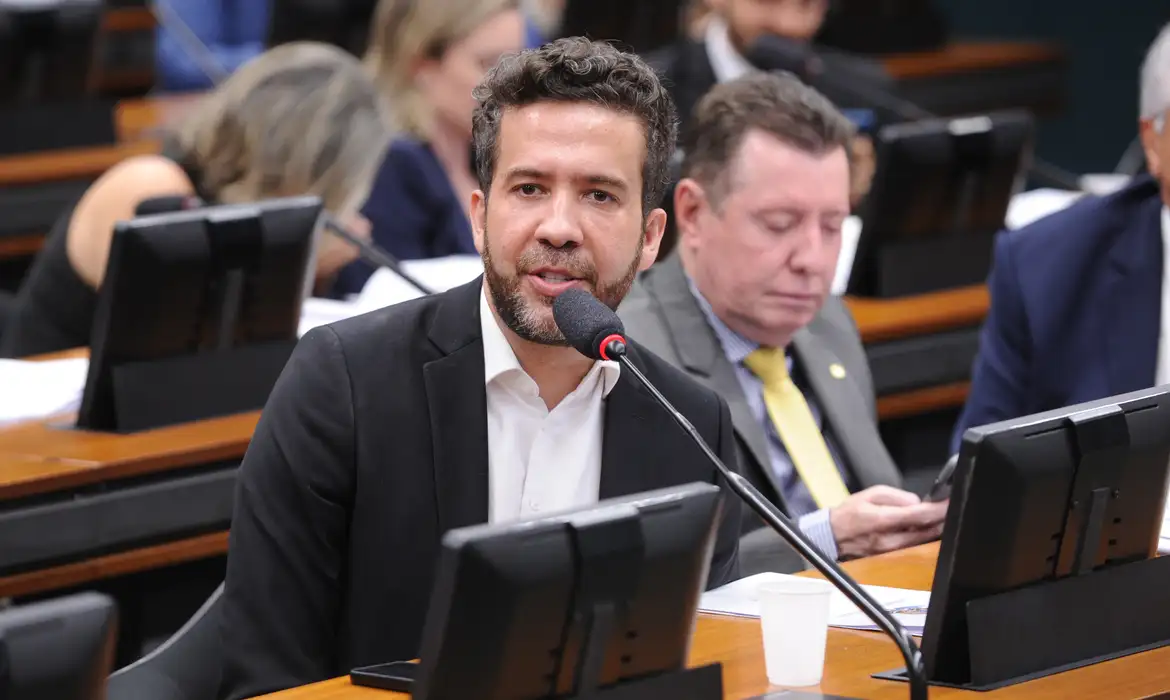 Corregedor do TSE determina reabertura provisória de canal “Exército de Lula”
